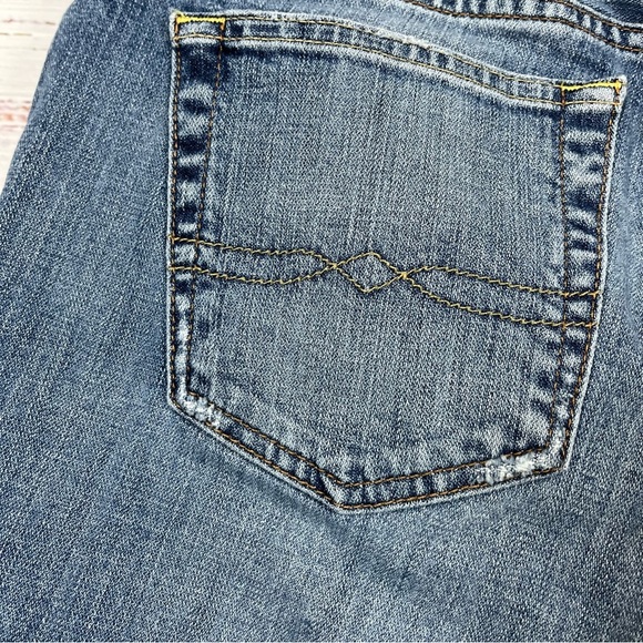 Lucky Brand Button Fly Light Wash Sweet Dream Capris - Picture 8 of 16